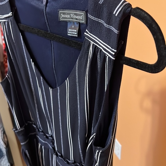 Black & white striped jumpsuit with belt size 8 - Picture 10 of 12